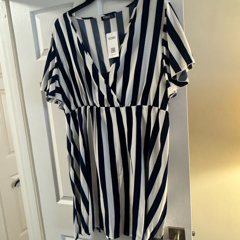 YOINS White and Blue Flutter Sleeve Wrap Dress